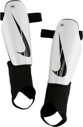 Ochraniacze piłkarskie na golenie piszczele Nike Charge białe DX4608 100