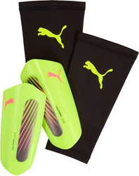 Ochraniacze piłkarskie na golenie piszczele Puma Ultra Light Sleeve zielono-czarne 30989 02